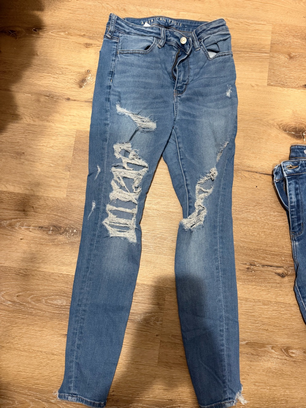 American Eagle Outfitters Distressed Skinny Blue Jeans 6 regular